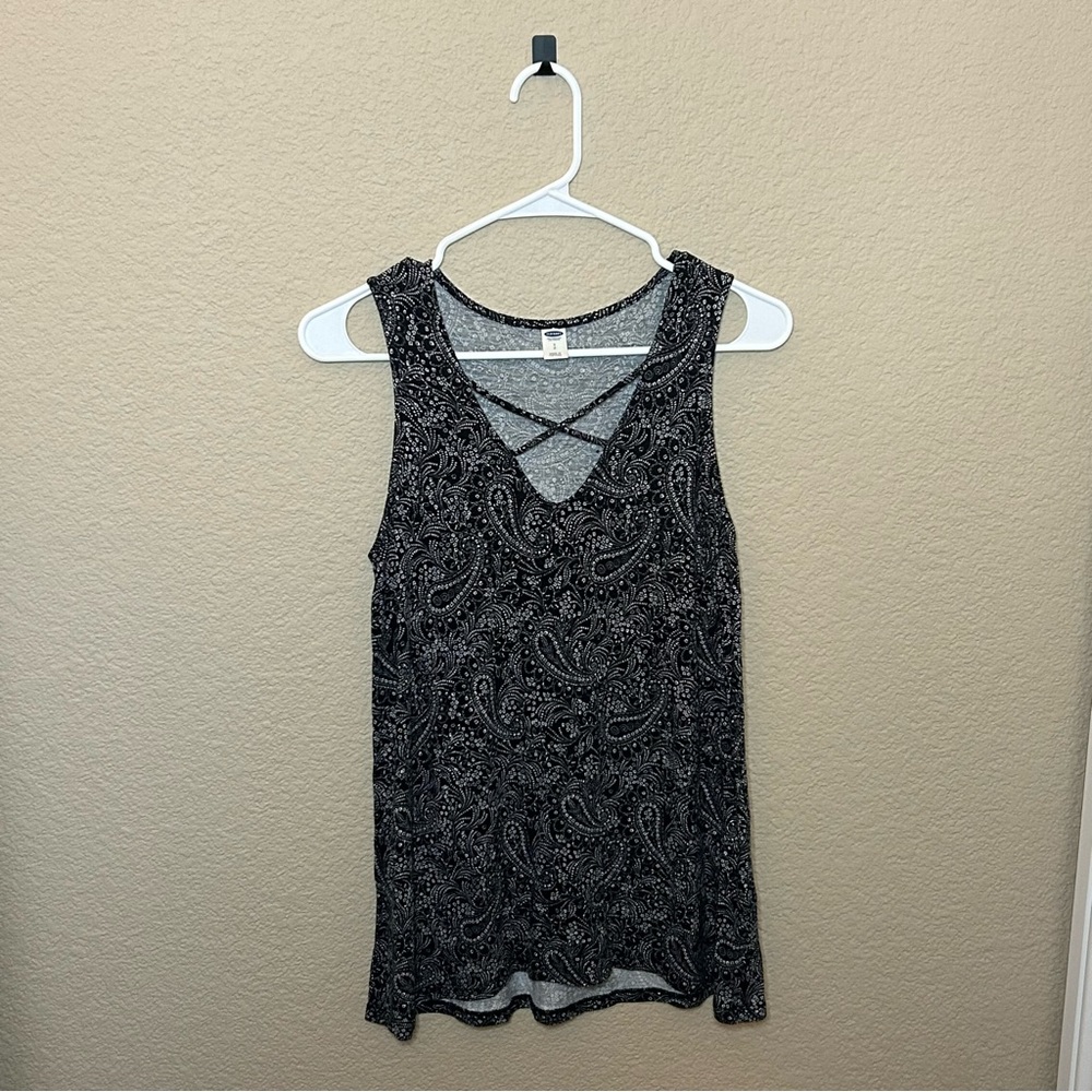 Old Navy Sleeveless Top, Black and White Paisley, Size S